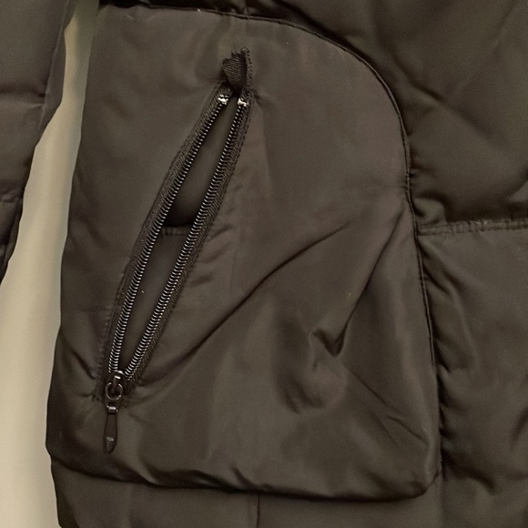 Roots winter jacket. Size small. - Picture 6 of 11